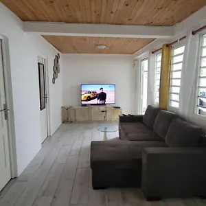  Holiday home Maison D'hanaya